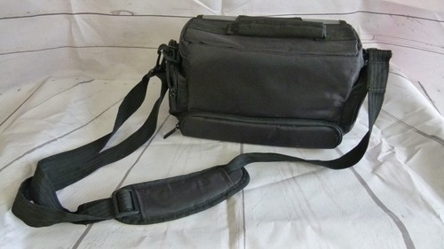 Targus DBUV02-02 Black Digital Camera Travel Carry / Shoulder Bag - Picture 4 of 10