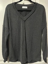 LOVELY MELODY Long Sleeve V-Neck Top - Black - Raised Rib - Brand New!