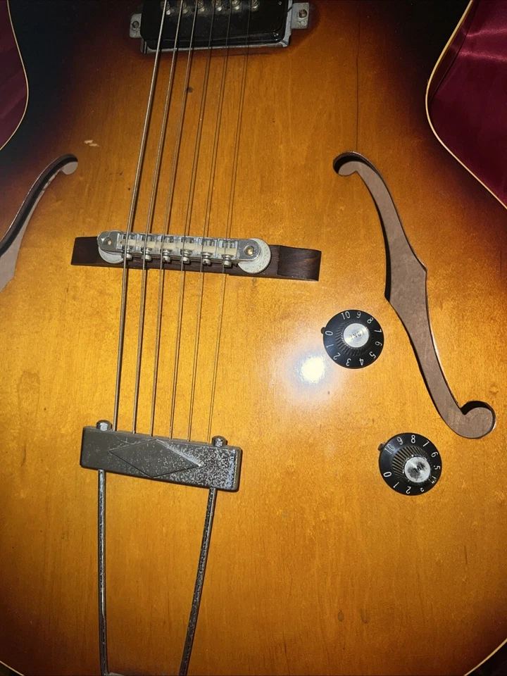 Guitarra elétrica vintage original década de 1950 Gibson ES-125 Sunburst - Imagem 3 de 4