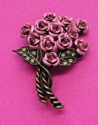Vintage Avon 1990's Nina Ricci Dozen Boutique Pink Roses Rhinestones Brooch