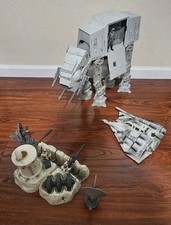 Star Wars 1997 Kenner AT-AT Lights  Sounds, Snowspeeder  Battle Of Hoth Set