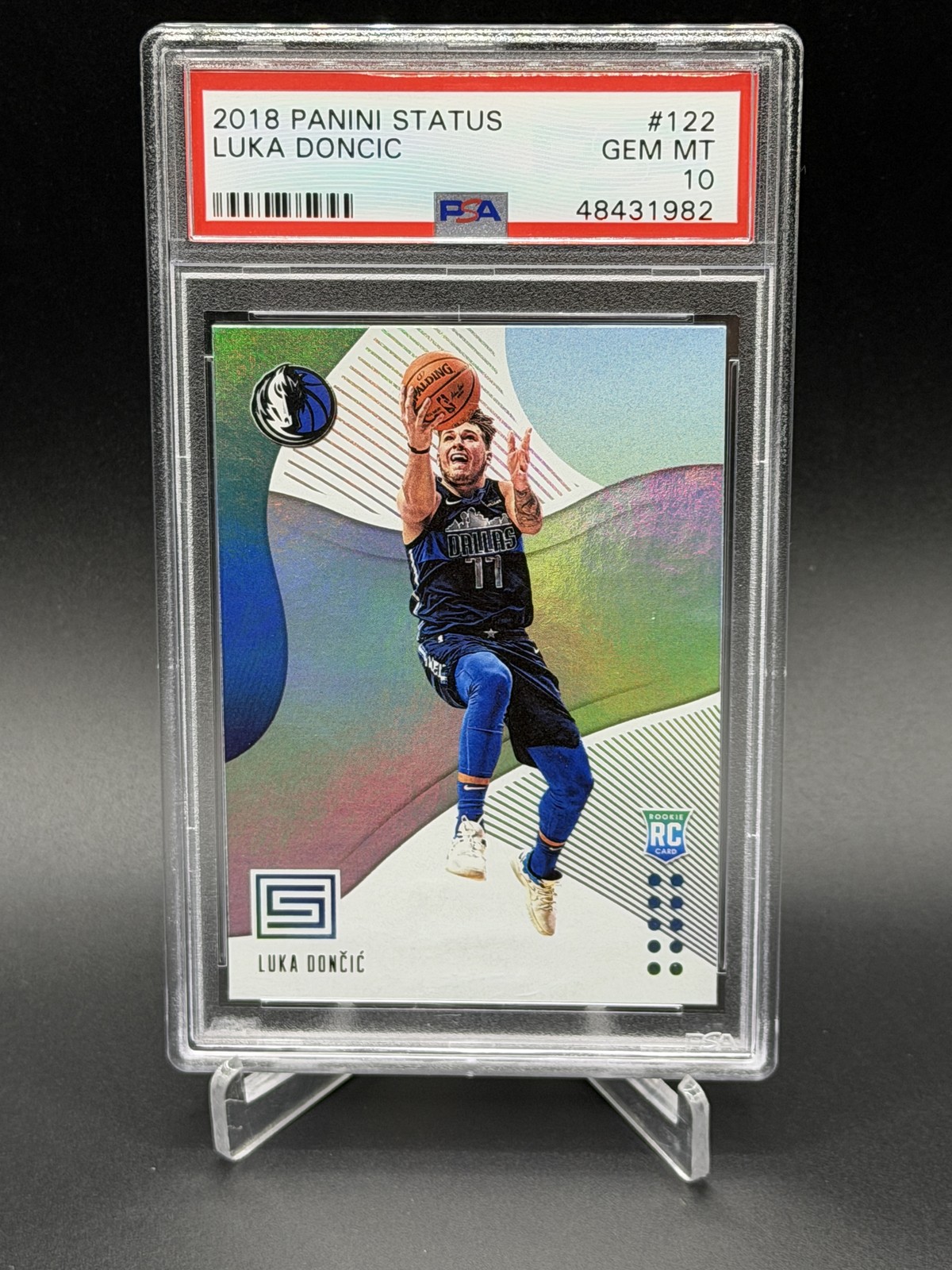 2018-19 Panini Status #122 Luka Doncic Rookie RC PSA 10 view 1