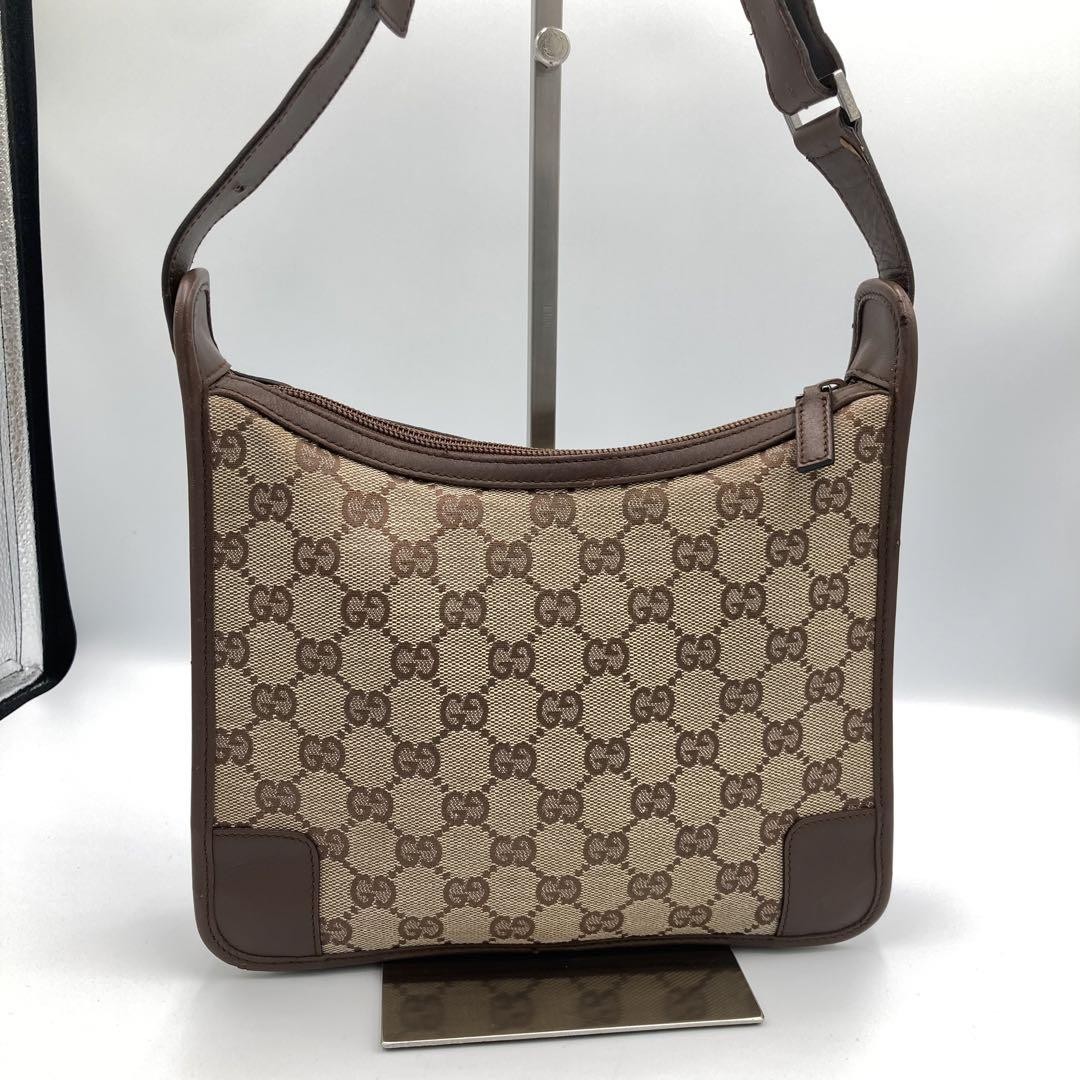 GUCCI GG Marmont matelassé shoulder bag in black leather