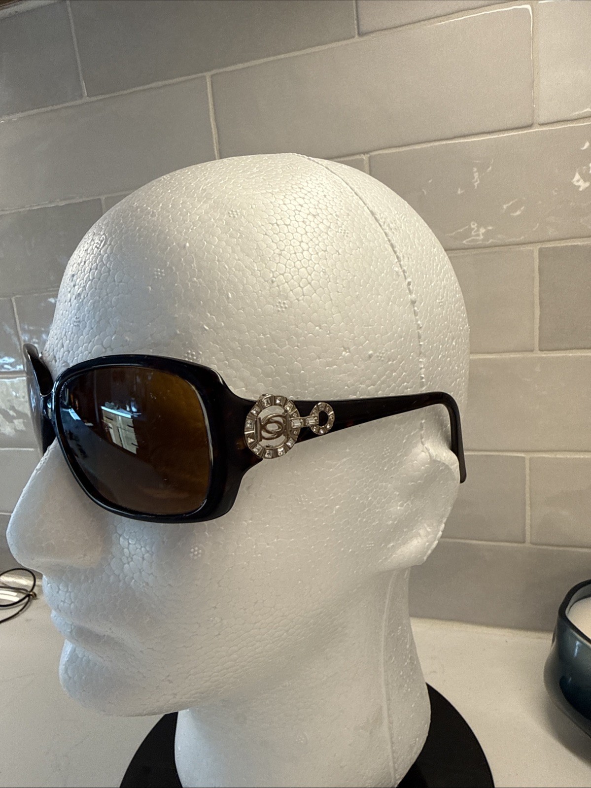 BEBE Cuddle Cupid Sunglasses Tortoise Shell Frame - image 3