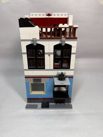 LEGO Creator 31026 Bike Shop Cafe Buildings + 4 Custom Minifigs Incomplete