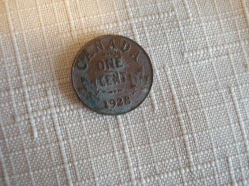 Lot of 43 Canadian Maple Leaf Copper One Cent Pennies Dates: 1920's-- 1940"s - Picture 5 of 7