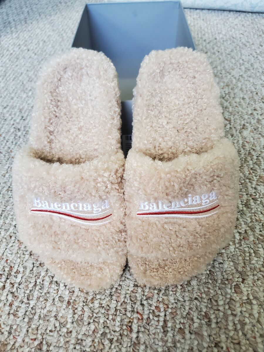 Balenciaga Men's Furry Slide sandal in Beige Sherling with Balenciaga Men's Furry Slide sandal in Beige Sherling with