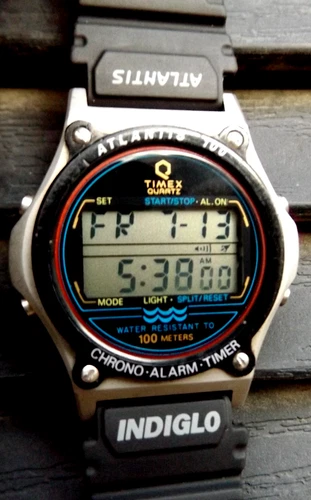 TIMEX Q ATLANTIS 100 INDIGLO NEAR MINT  NEW  BATTERY & STRAP BIG WRIST FREE SHIP