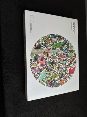Wacom PTH660 Intuos Pro Creative Pen Touch Tablet NEW open box