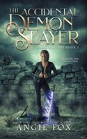 The Accidental Demon Slayer Angie Fox Taschenbuch Kartoniert / Broschiert 2021