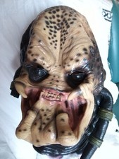2004 Adult PREDATOR DELUXE LATEX Mask from Rubie's Costumes Alien vs Predator