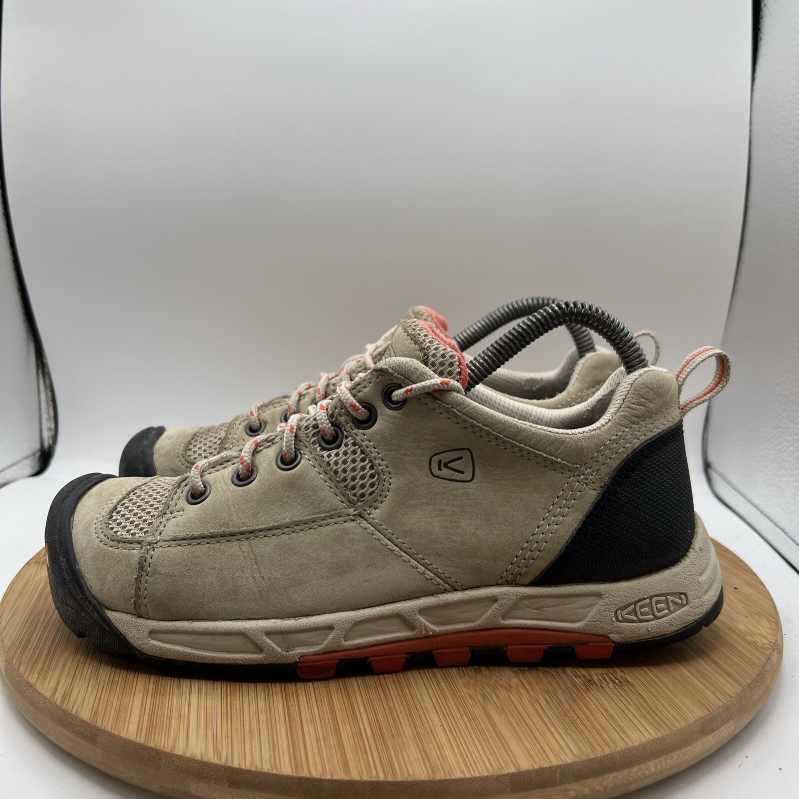 Keen Women's Size 7 Wichita Tan Beige Oxford Trail Hiking Walking Outdoor Shoes