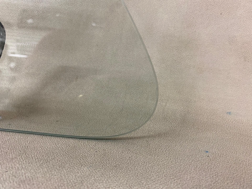 1976 Chevrolet C10 Front Vent Glass Window Passenger Side Foto 3 de 4