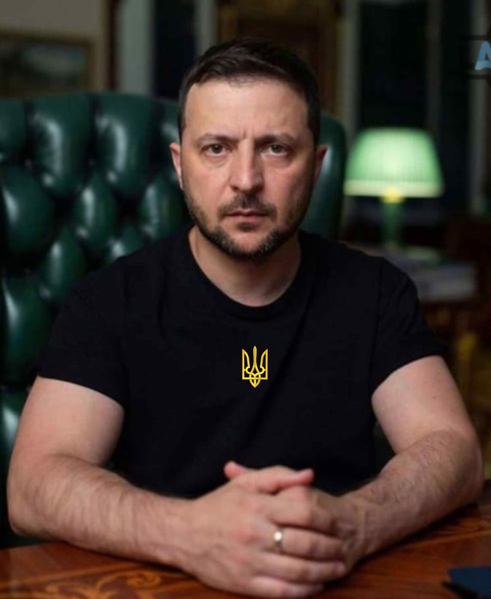 Zelensky T Shirt Ukrainian T-Shirt With Golden Trident Design - Show Your Support, Zelensky Inspired Tee Ukrainian Tablecloth - Foto 3
