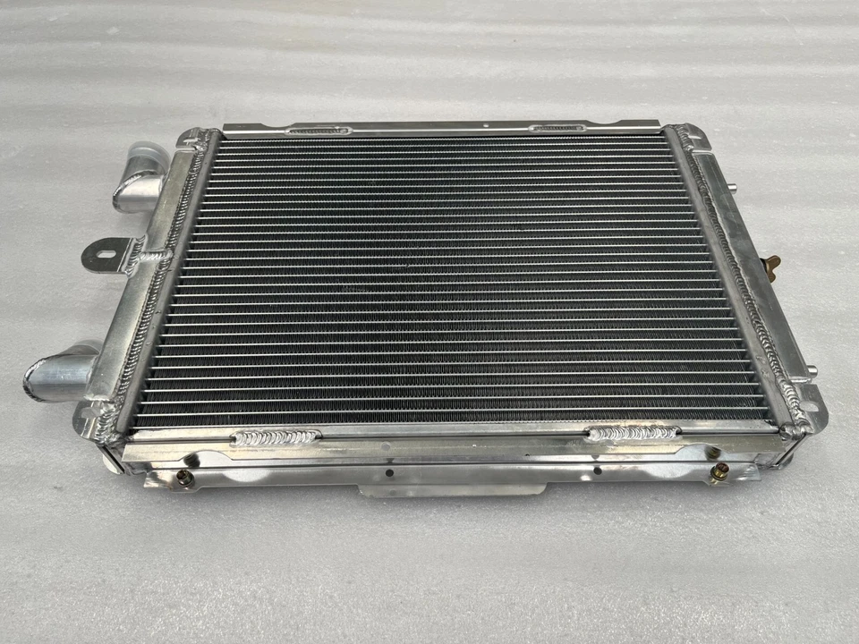 👍ПРАВОСТОРОННИЙ радиатор подходит для Ferrari 355 F355 3,5 л 1994-1999 полностью алюминиевый - Изображение 3 из 4