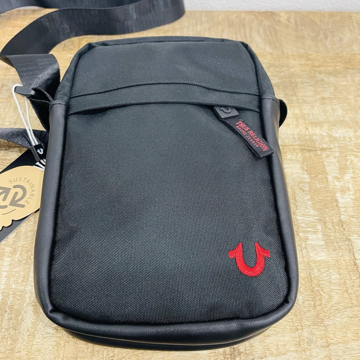【極美品】TRUE RELIGION ブラック ショルダーバッグ海外限定　値下げ True Religion Black Crossbody Bag for Men | Lyst
