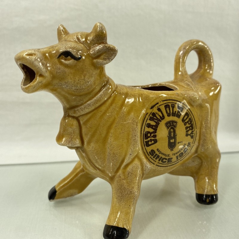 VINTAGE GRAND OLE OPRY CERAMIC COW CREAMER