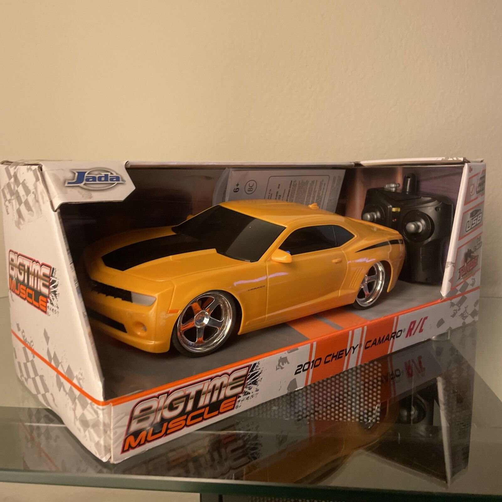 Jada Toys HyperChargers 2010 Chevy Camaro SS BTM Remote Controlled Vehicle, 1:16