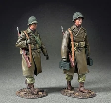 BRITAINS WORLD WAR 2 ALLIES 25263 TWO U.S. ARMY INFANTRY MARCHING
