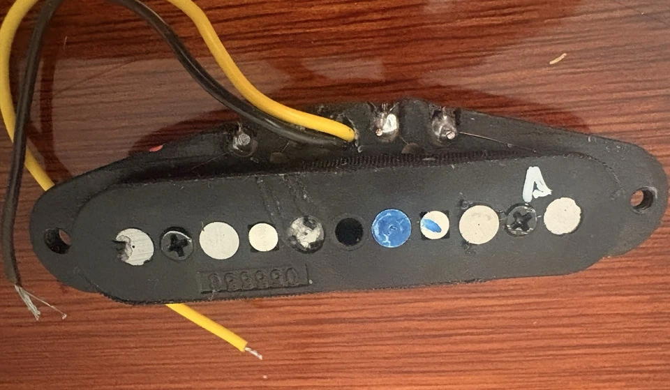 Pastilla Fender Noiseless 055536 - con cubierta blanca envejecida Foto 4 de 4