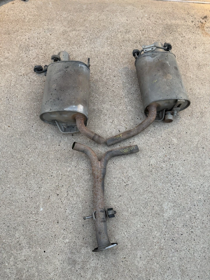 LEXUS GS350 GS300 GS430 SILENCIADOR BARRIL TUBO DE ESCAPE 2006-2011 OEM IZQUIERDA DERECHA Foto 2 de 4