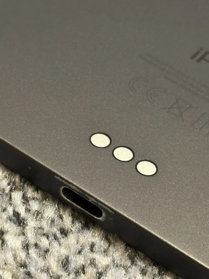 Apple iPad Pro 1st Gen 11" A1980 Space Grey Wi-Fi 64GB, Read Description - Image 4 of 4