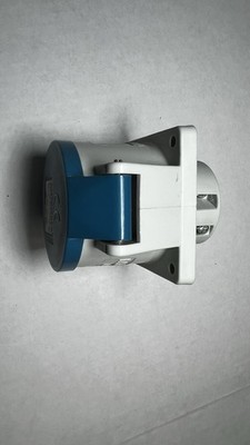 MENNEKES TYP 1395 NO.1395 [IP44 230V 32A 2P+E] Panel mounted receptacle socket