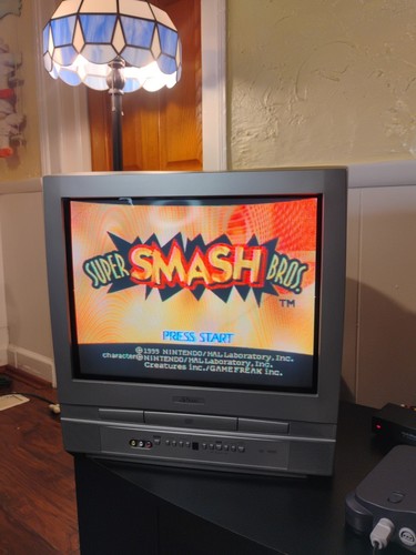 🔥SV2000 Flat 20" CRT TV DVD Player Retro Gaming Front AV Inputs W Remote Clean! - Picture 2 of 16