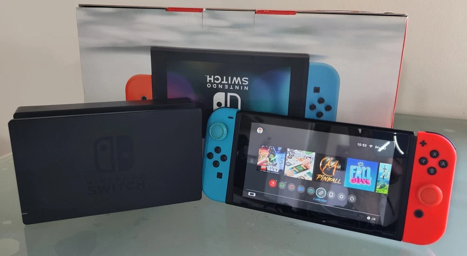 Nintendo Switch Console - Blu/Rosso Neon - Immagine 2 di 4