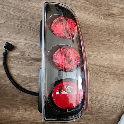 2007-2013 GMC Yukon Danali Passanger Right Rear Tail light