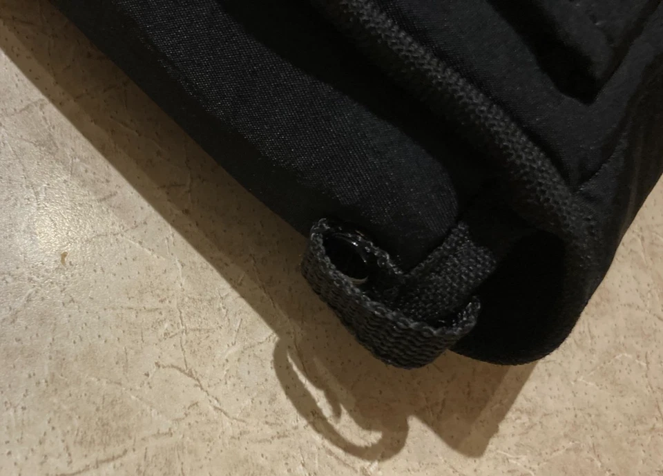 Bolsa acolchada compacta para cámara Nikon con correa Foto 4 de 4