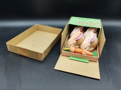 VINTAGE EASTER HUNGRY BUNNY RABBITS EATING CARROT SOAP COOL HOLIDAY DECORATION