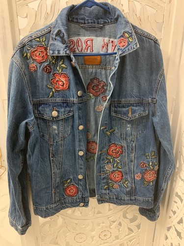 Zara Embroidered Roses Denim jacket XS 