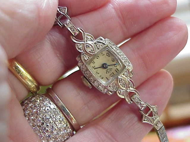 ART DECO PLATINUM DIAMOND WATCH PERY PLATINUM WIND UP WATCH 6.5