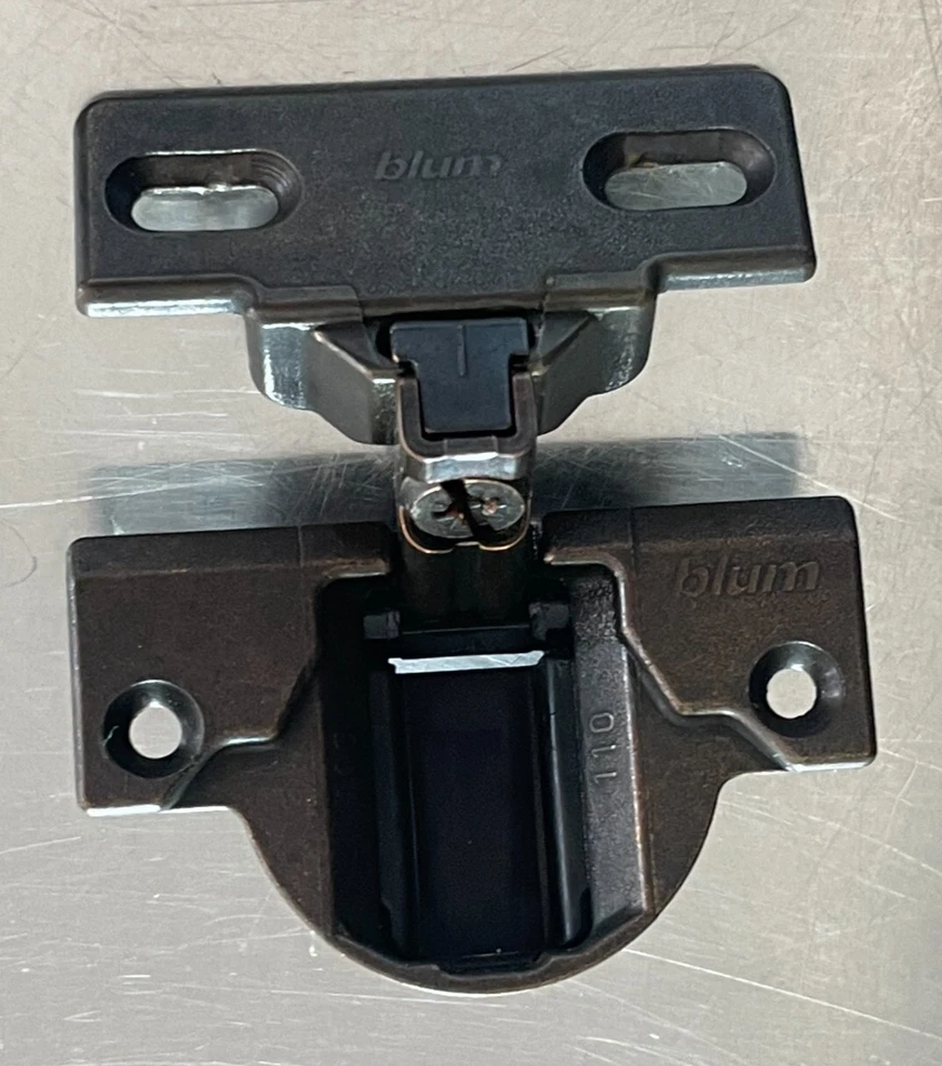 Blum 110° Old Style Reverse Ear Compact Hinge Bronze 30.310-11.02, 130.113-01.02 - Image 4 of 4