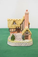 David Winter   - The Chaiderlery - In excellent condition, in box.