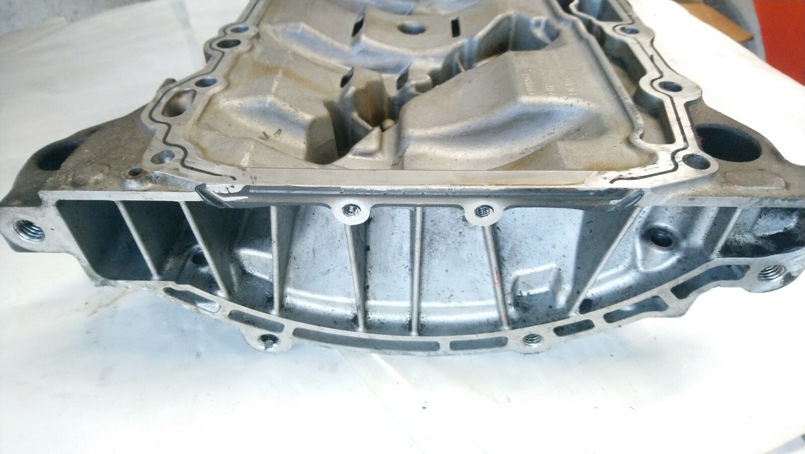 05 - 10 Volkswagen VW Jetta 2.0l Upper Oil Pan Aluminum OEM for 