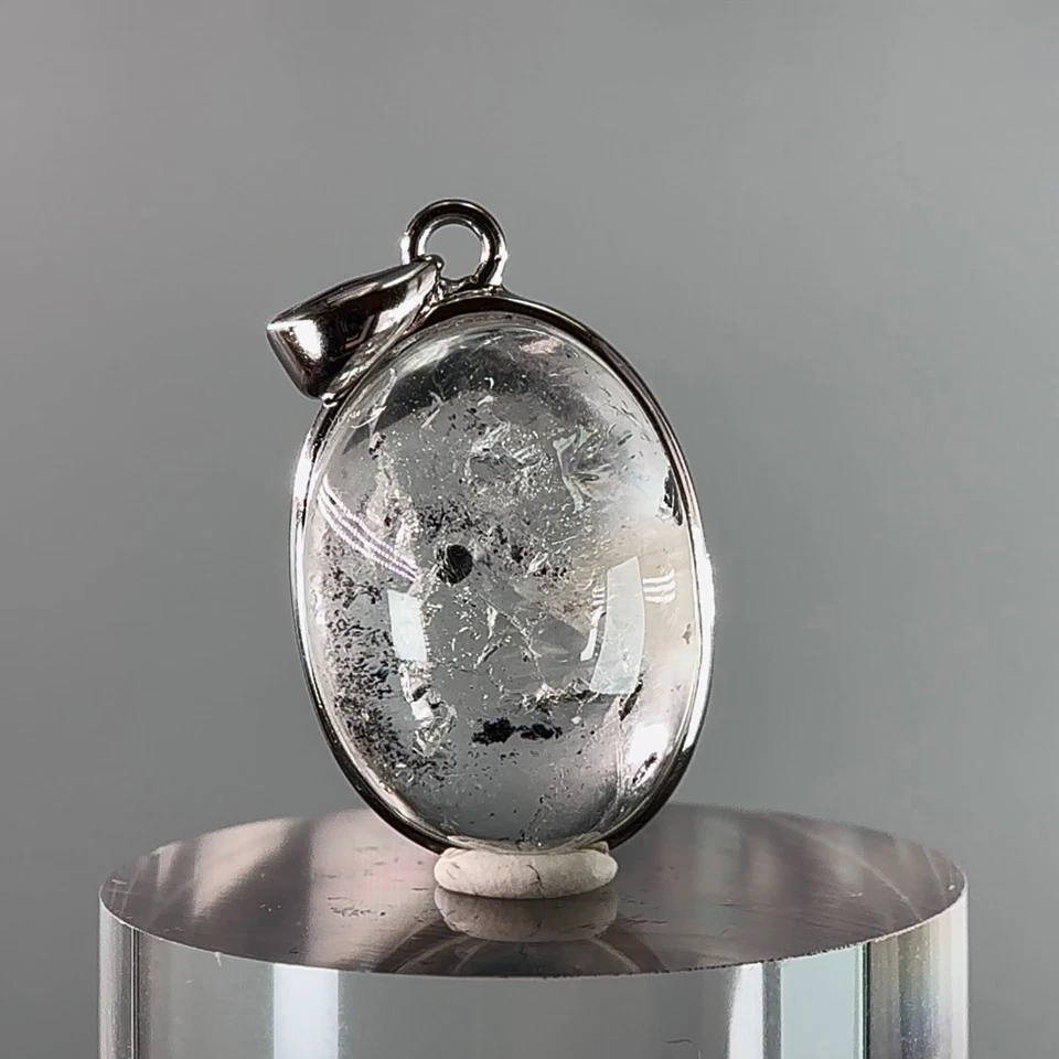 ¡Gran burbuja móvil y carbono móvil! Colgante de plata de ley de cuarzo enhidro raro Foto 2 de 4