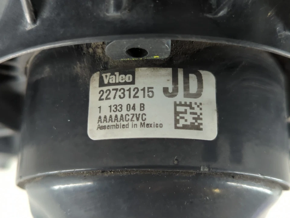 2004-2005 Chevrolet Cavalier Left Radiator Fan Motor Assembly QAC9T - Image 4 of 4