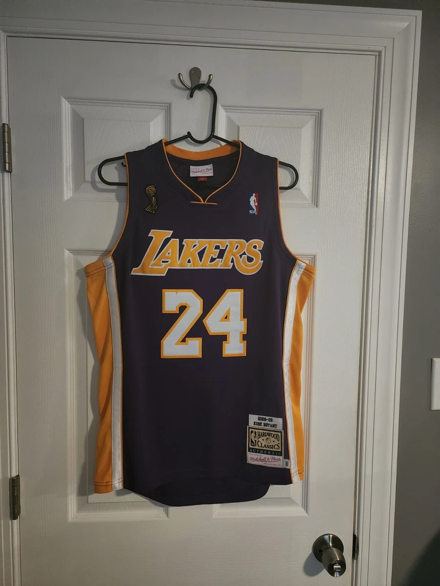 Los Angeles Lakers 40 Size Kobe Bryant NBA Fan Apparel & Souvenirs