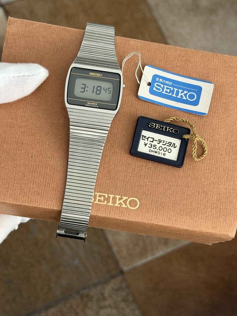 NOS Rare Vintage Seiko Quartz F033-5040 Men's Digital LCD Watch