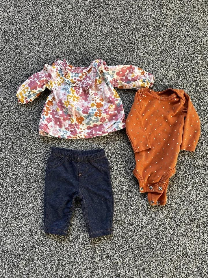 Paquete de ropa Carter’s para niña recién nacida, conjunto de 19 piezas, talla recién nacida Foto 2 de 4