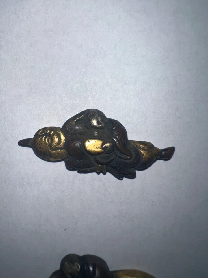 Buda Shakudo Menuki para Katana Tsuba japonés antiguo bronce y oro Foto 2 de 4