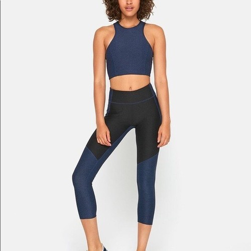 Outdoor Voices Sz M Cropped Navy Black 