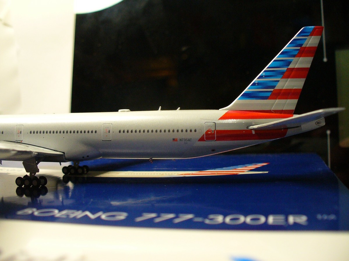 Gemini Jets 1:400 ENHANCED American Boeing 777-300ER GJAAL1865