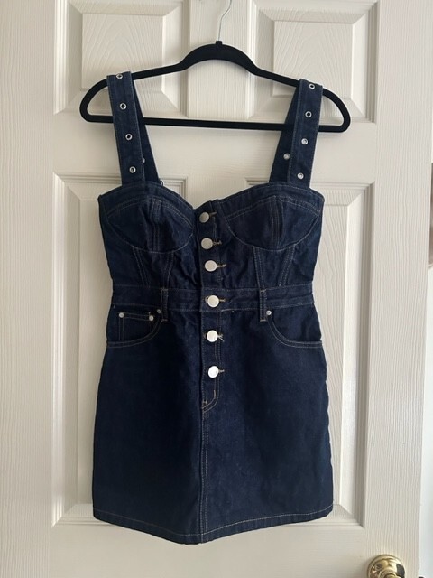 tobi denim dress Women's Short w/Adjustable Straps, size small Slight Flare Color:Chambray Wash Two Piece Bohemian Silk Sandals