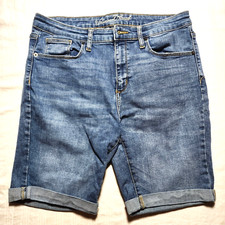 Universal Threads Shorts Women 12/31R Blue Jeans Washed Folded Hem Belt Loops