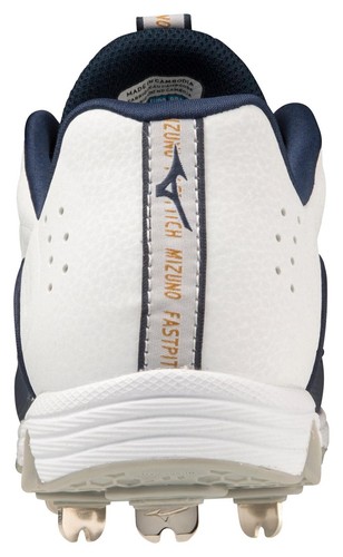 Mizuno® Women's 8 B 9-Spike Swift 8 Low Metal Fastpitch Softball Cleat - Picture 3 of 6