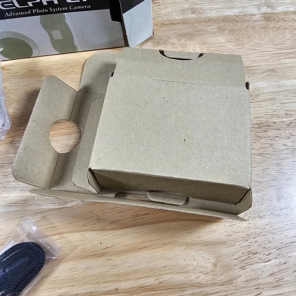 NEW - Canon ELPH LT IX 240 APS Advanced Photo System Camera - Image 4 of 4