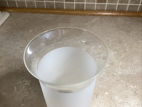 8 “ Frosted Glass Hurricane Chimney Candle Sconce Shade - 1 -1/2” Fitter Base - 第 2/3 張圖片
